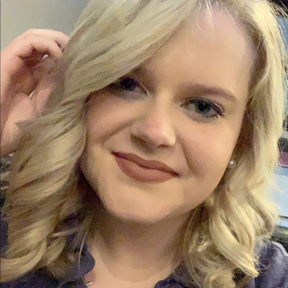 Meet your Posher, Rachel - Picture 2 of 2